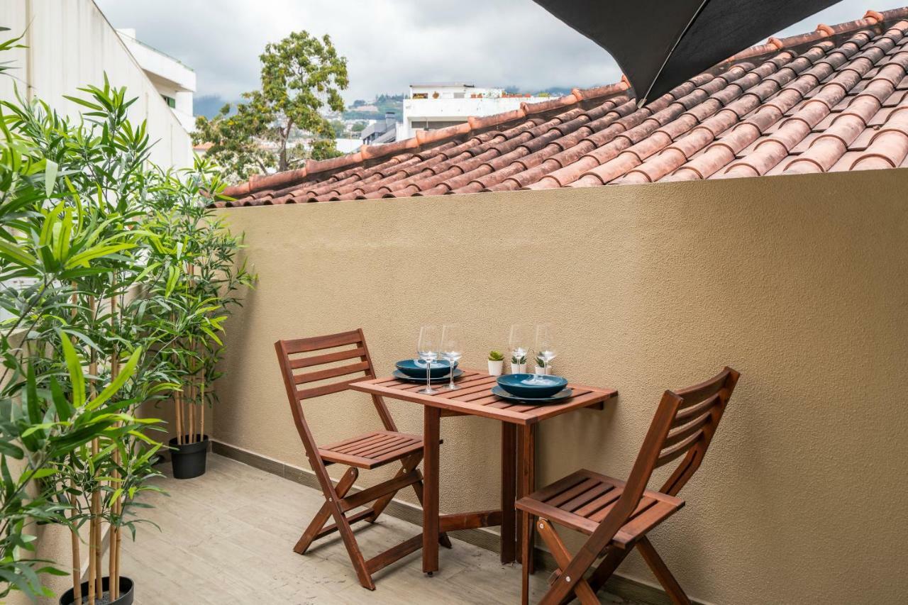 Drapes Design Apartments By An Island Apart Funchal  Exteriér fotografie